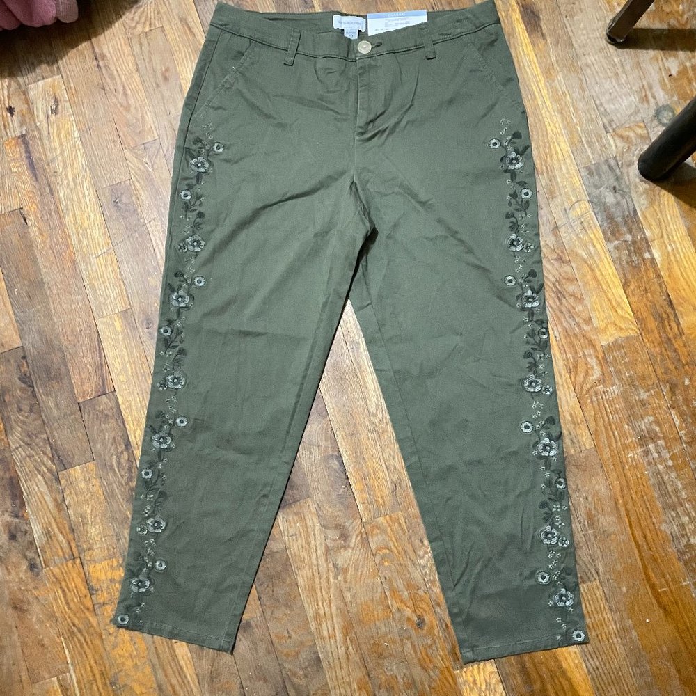 Liz Claiborne Green Flower Straight Leg Pa…